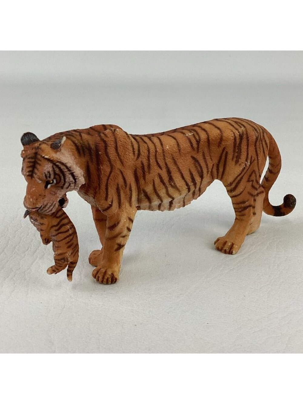 Papo Wild Animal Kingdom Tigress Carrying Cub Tiger Action Figure Toy Mother